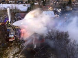 Slökkvistarf á Kirkjuvegi