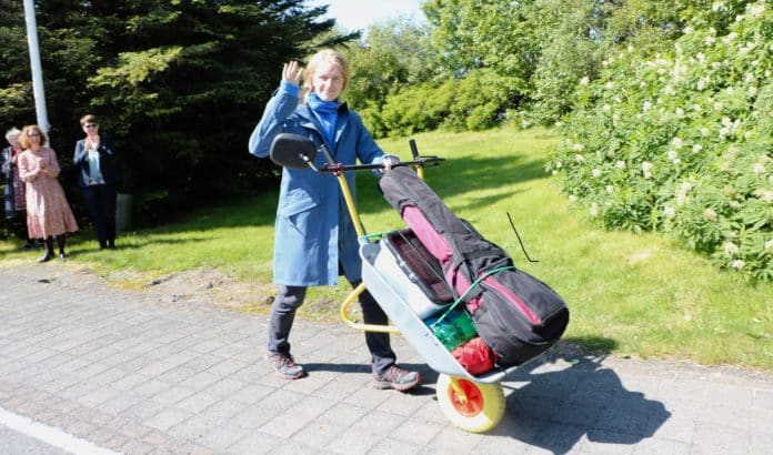 Hugi með hjólbörurnar