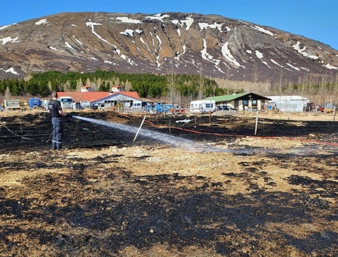 Eldur í sinu á Laugarvatni 2
