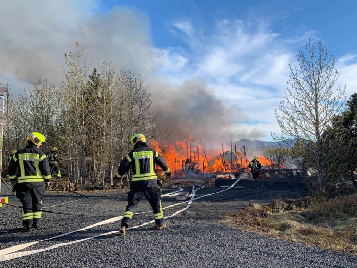 Eldur við Þingvallavatn