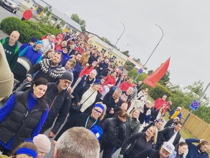 AE7ABD07-0002-48CF-B874-42D5177E3134