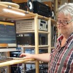 Magnús opnar rafeindaþjónustu í bílskúrnum heima