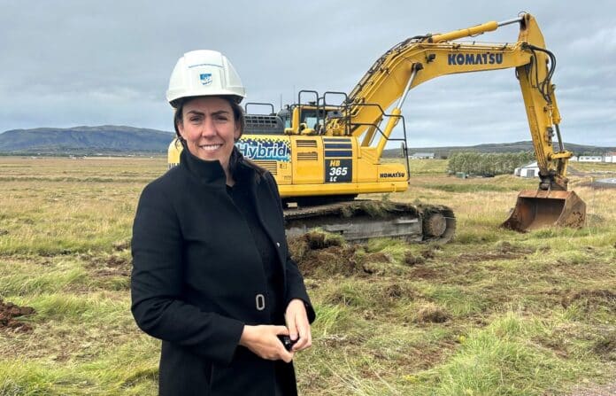 fyrsta skóflustunga Sólheimavegur