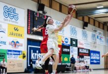 Aþena vann toppslaginn örugglega