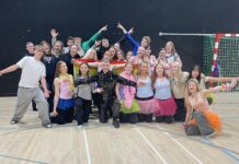 Páll Óskar steig óvænt á stokk í Vallaskóla