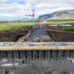 Steypu nýrrar brúar austan við Selfoss lokið