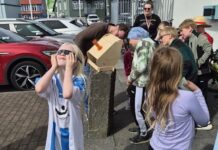 Stjarnfræðilega skemmtilegur sumarlestur