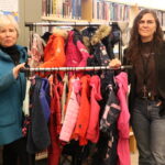 Útifötin fá framhaldslíf á bókasafninu