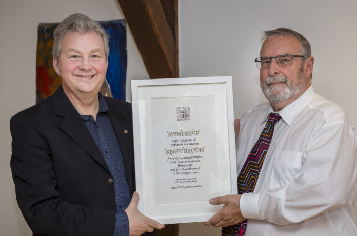 RagnarThSig_KnuturBruun2014_347685701