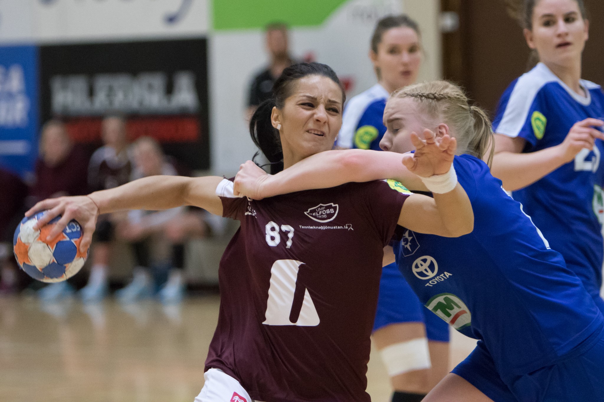 adina290316jae_953345657