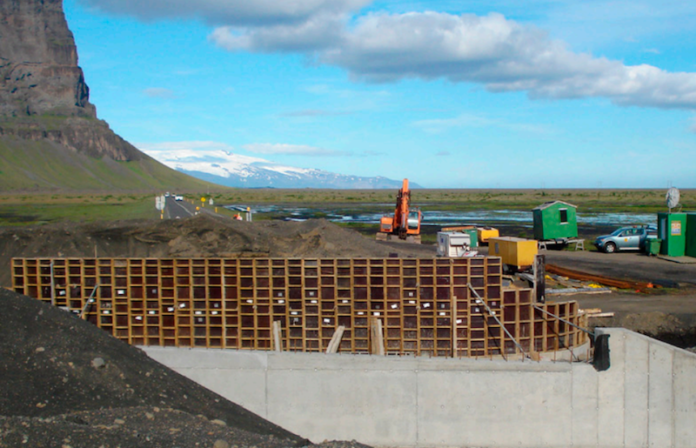 aura_bru2013sighj_563333855