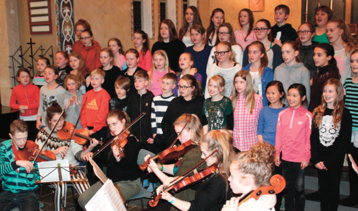 barna_unglingakorSelfosskirkja2014_305279694