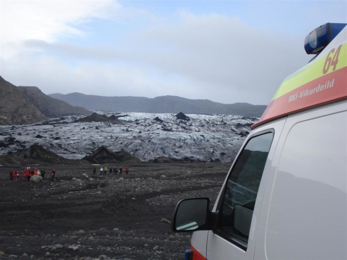 Sjúkrabíll við Sólheimajökul
