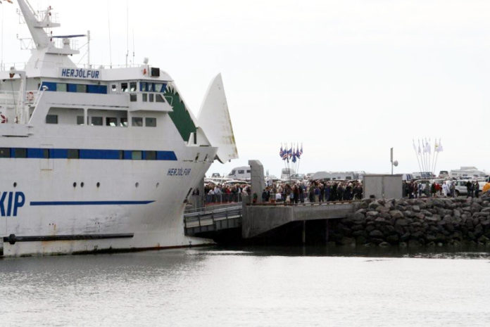 herjolfur_landeyjah200710sj_581563810
