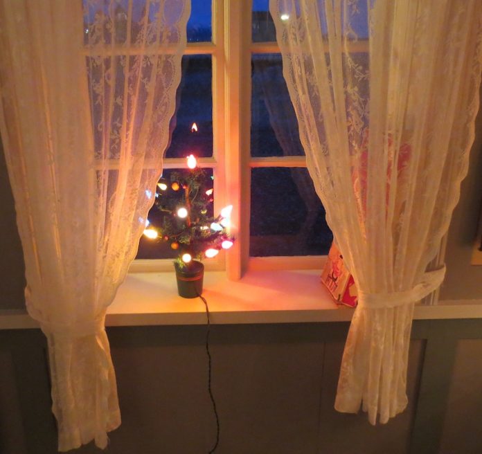 husid_jolagluggi_498729690