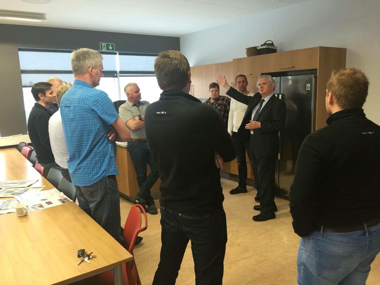 image1__4__102585681