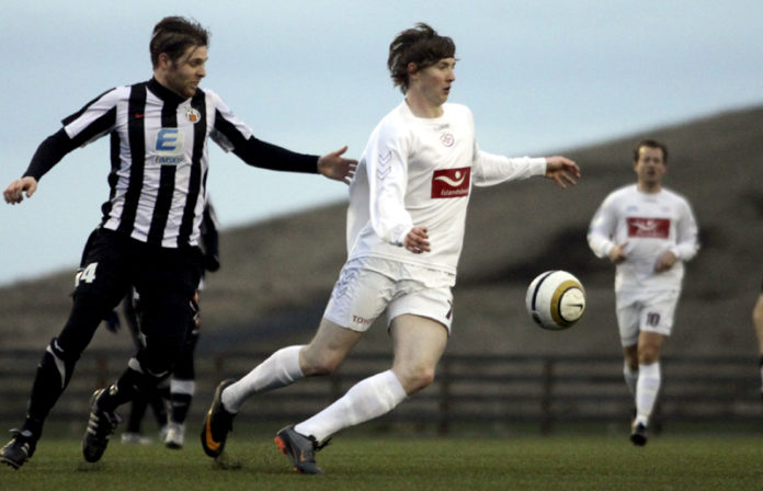 jon_dadi120412gk_185326475