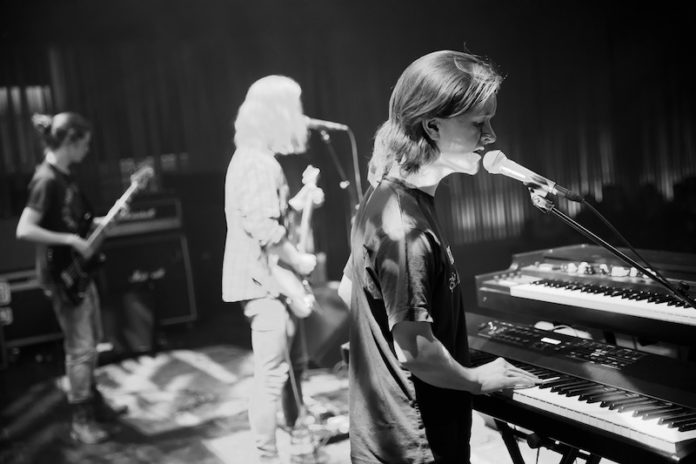 lucy_in_blue_9272_885845112