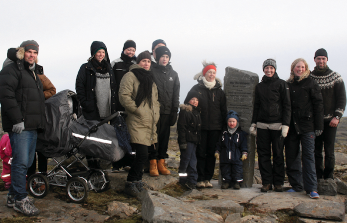 mar_haholti_minnisvardi2013sbs_666023116