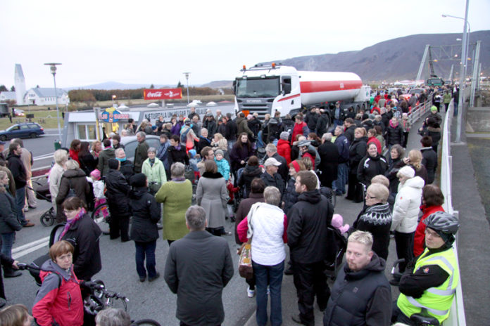 motmaeli110101gk_442112278