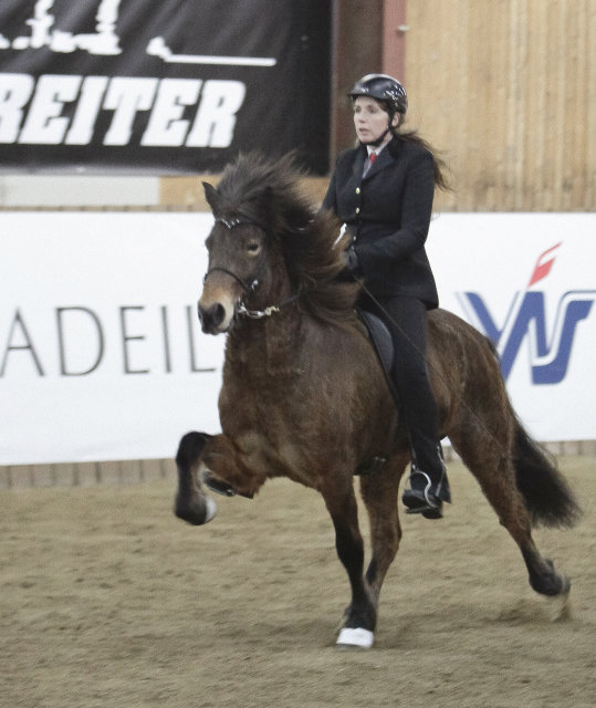 sara_asthors_diva080312md_252096698