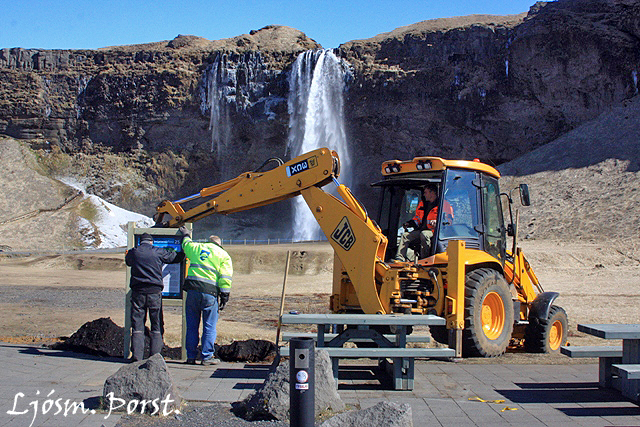 seljalandsfoss300413steini_413284864