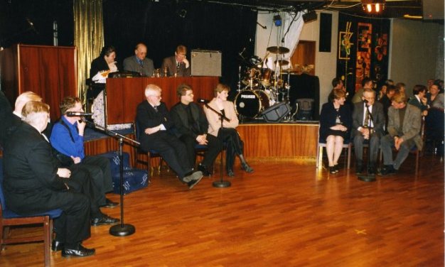 spurningakeppni_atthaga1998bib_823950337