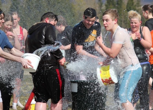 vatnsslagur_ml2012pms_797863280