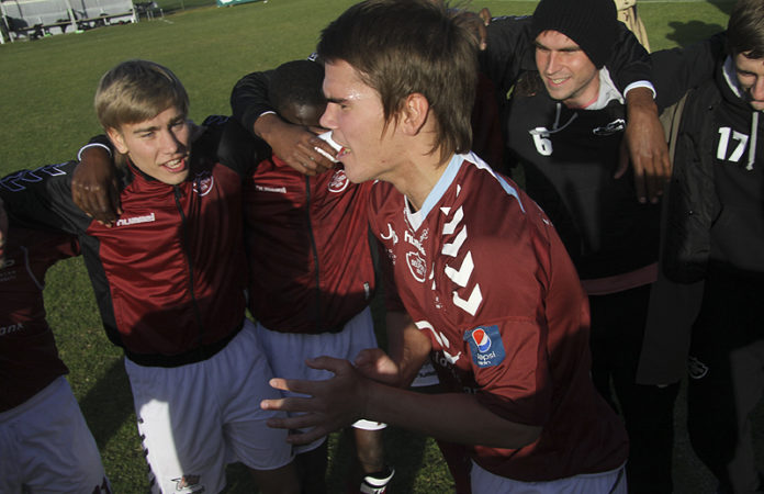 vidarorn100911gk_451717064